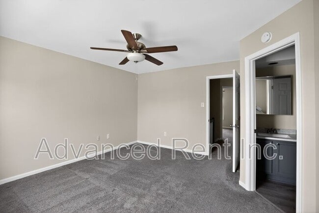 Building Photo - 339 Overlea Pl
