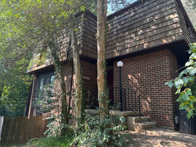 Building Photo - 8130 Inverness Ridge Rd
