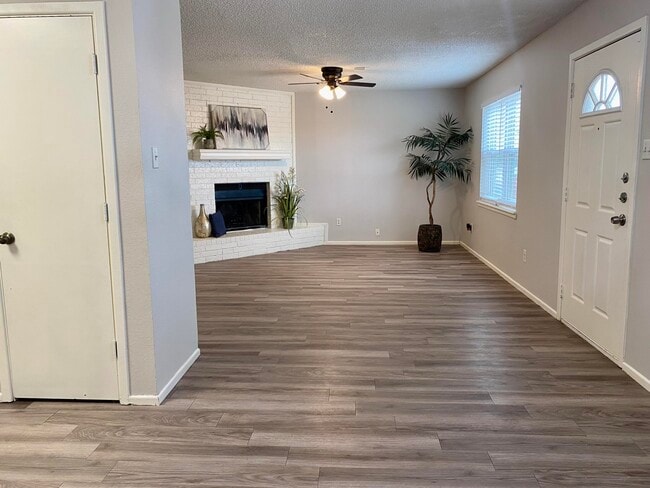 Building Photo - 5539 Auburn St