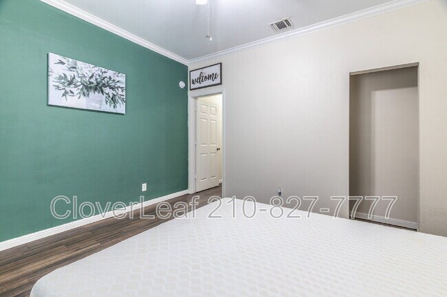 Building Photo - 1317 W French Pl