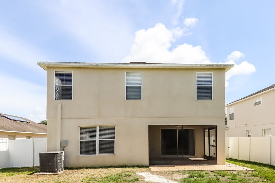 Building Photo - 10721 Shady Preserve Dr
