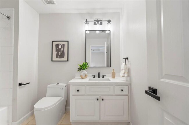 Building Photo - 870 Longstone Landing