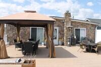 Building Photo - 527 Cedar Ave