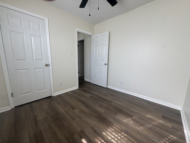 Building Photo - 122 Timbers Dr