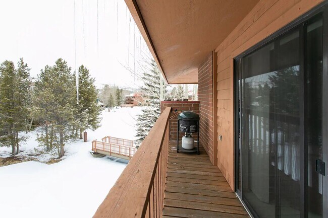 Building Photo - 716 Lagoon Dr