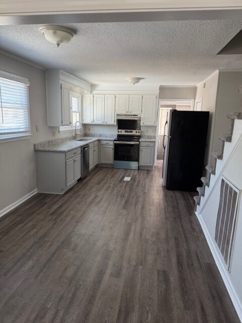 Kitchen - 102 Hickory St