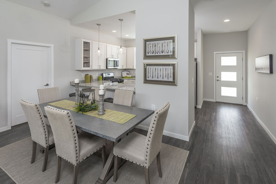 Dining Room/Front Door - Dogwood Commons