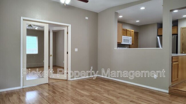 Building Photo - 1108 NE Beaumont Ln