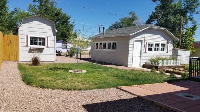 Building Photo - 2 bedroom 1 bath