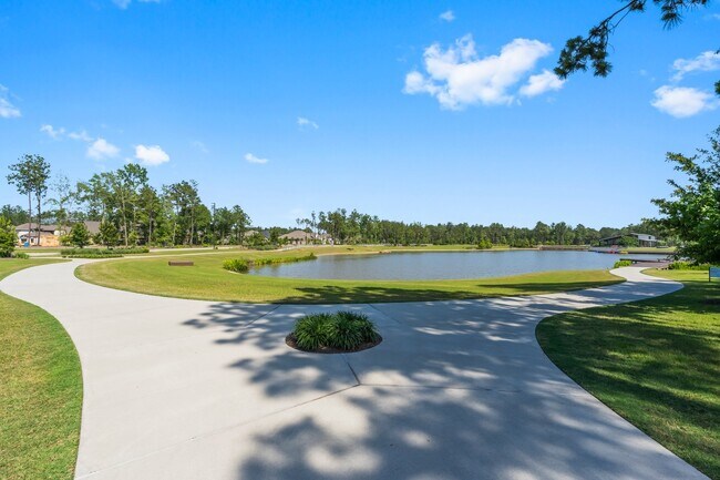 Building Photo - 15823 Bird of Paradise Dr