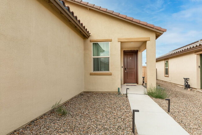 Primary Photo - Three Bedroom in Sahuarita