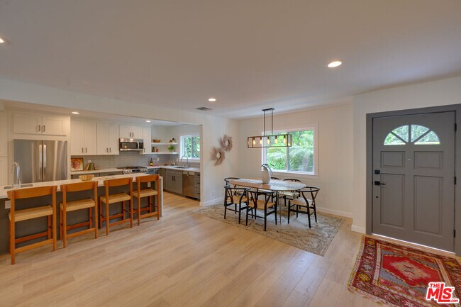 Building Photo - 3915 Coldwater Canyon Ave
