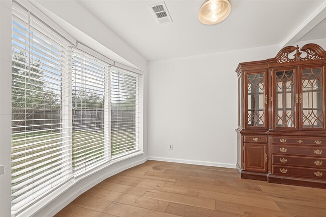 Building Photo - 10823 Sandstone St