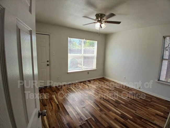 Building Photo - 901 Furman Ave