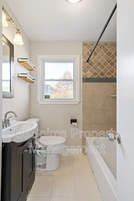 Building Photo - 802 Ramsey St