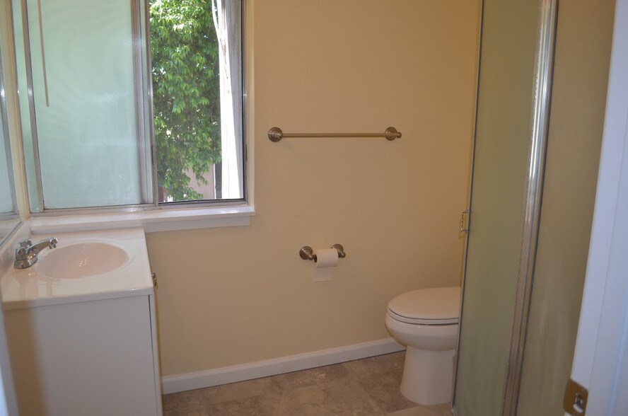 Building Photo - 759 Valley Green Dr