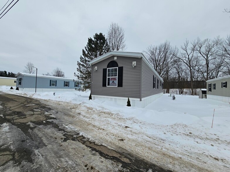 Building Photo - 419 Elmwood Cir