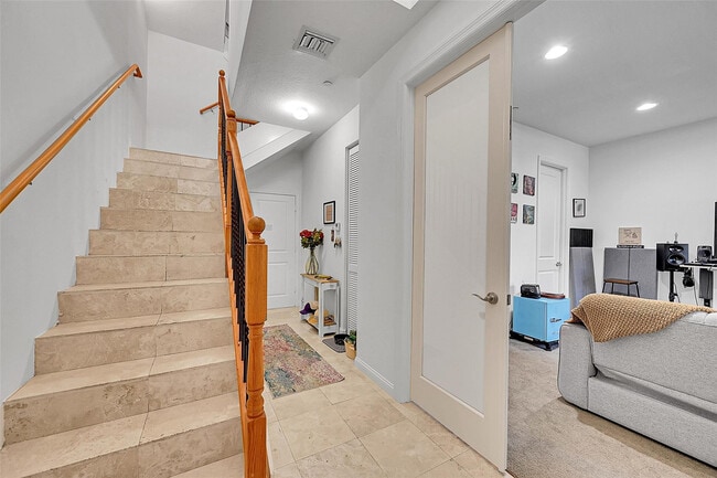 Building Photo - 1614 NE 9th St