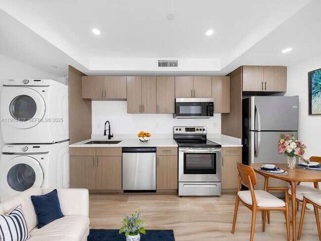 Building Photo - 1037 NW 2nd St