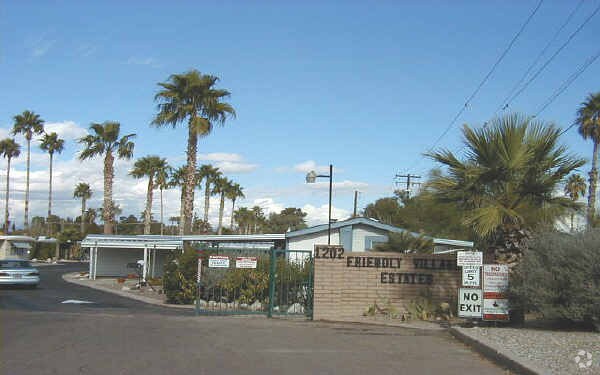 Building Photo - 1202 W Miracle Mile