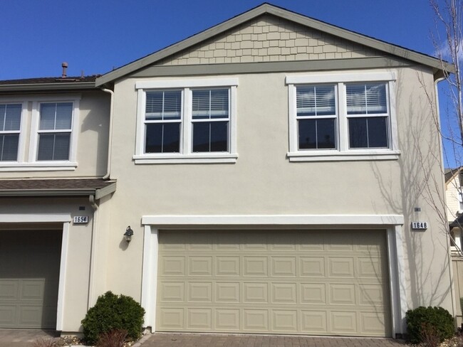 Building Photo - Somersett Reno Home - Walking Trails and t...
