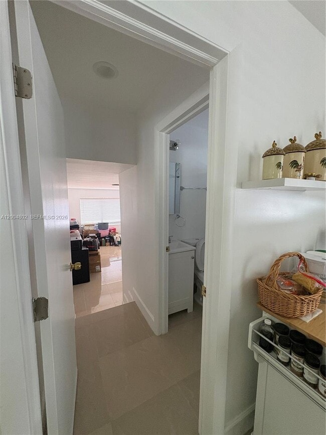 Building Photo - 8581 SW 29th St