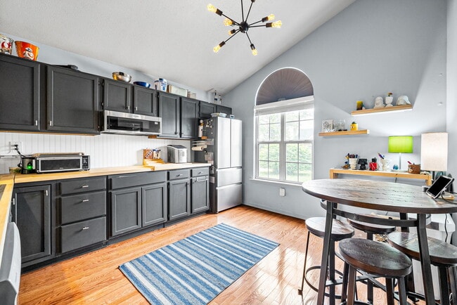 Building Photo - 302 Northwind Dr