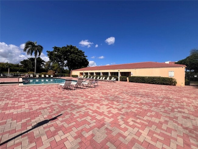 Building Photo - 6528 Coral Lake Dr