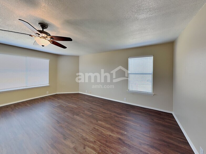 Building Photo - 3104 Pinehurst Ct