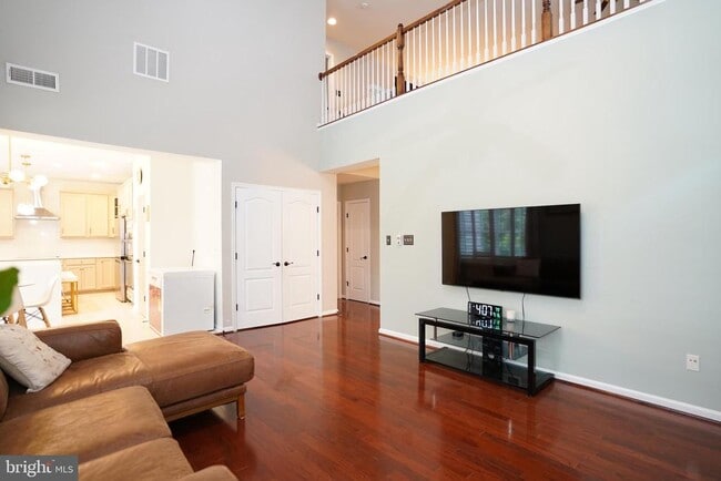 Building Photo - 20779 Crescent Pointe Pl