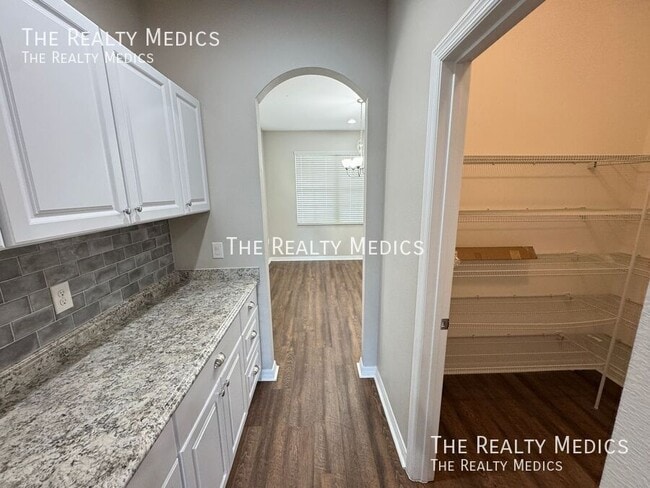 Building Photo - 5107 Appenine Loop W