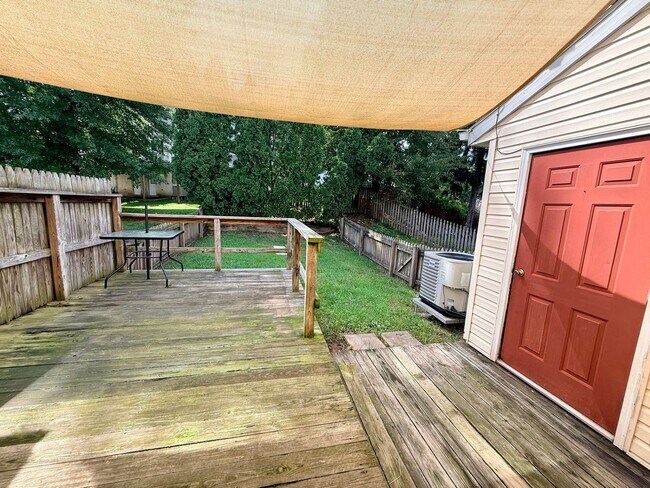 Building Photo - 202 Heatherwood Dr