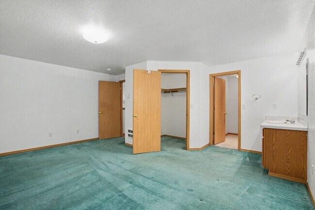 Building Photo - Beautiful 3-Bedroom Home in a Gated Community with Resort-Style Amenities