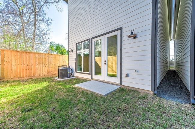 Building Photo - 3411 McGowen St