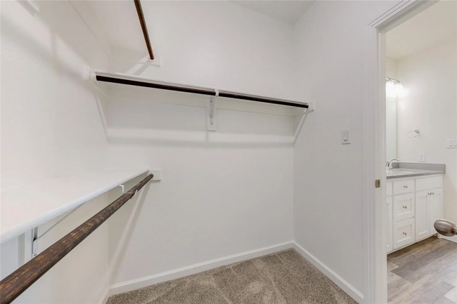 Building Photo - 3 Bed 2 bath 2 Car Garage Luxurious Townhome in Frisco!