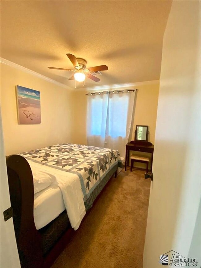 Building Photo - Furnished 3 bed/2bath HOME