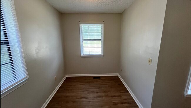 Dining room - 311 W Sumter St
