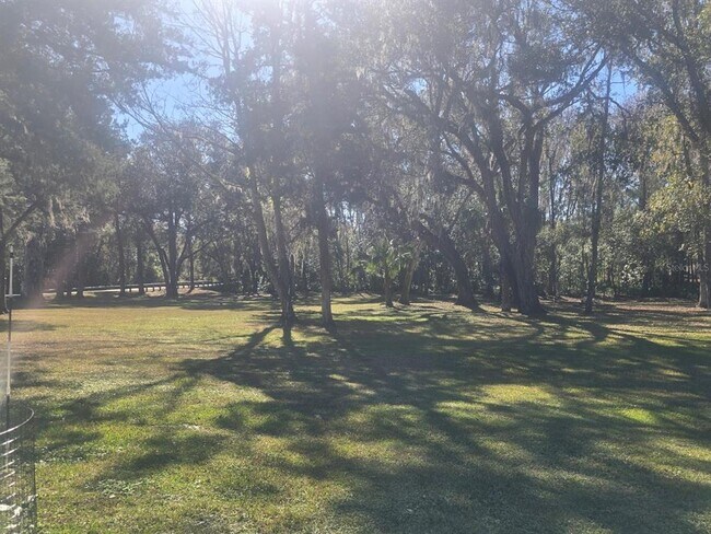 Building Photo - 13091 Old Crystal River Rd