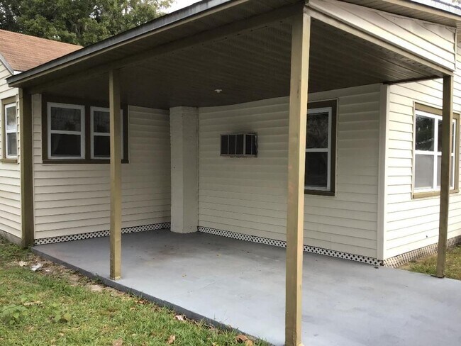 Building Photo - 21524 SE 65 Ave