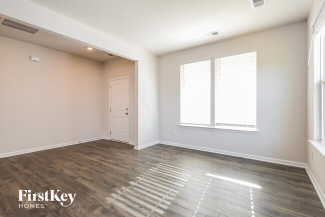 Building Photo - 628 Okame Ct