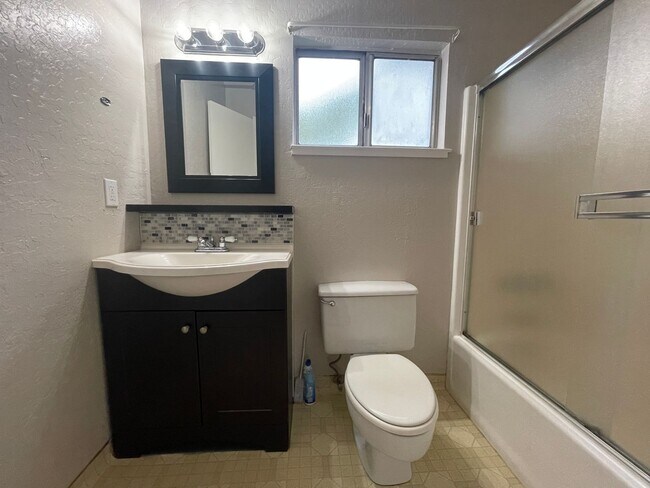 Building Photo - MUST SEE! BEAUTIFUL 3 BEDROOM 2 BATH HOME IN HAYWARD CA!!!