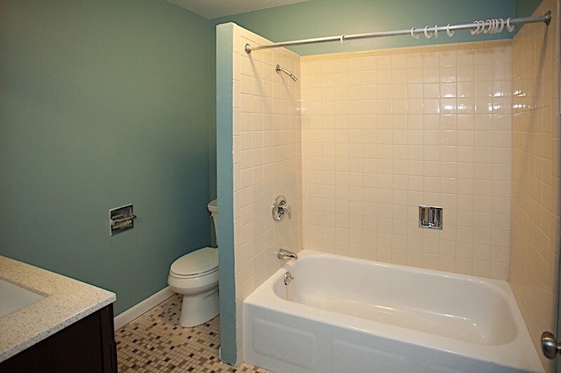 Building Photo - 192 Rindge Ave