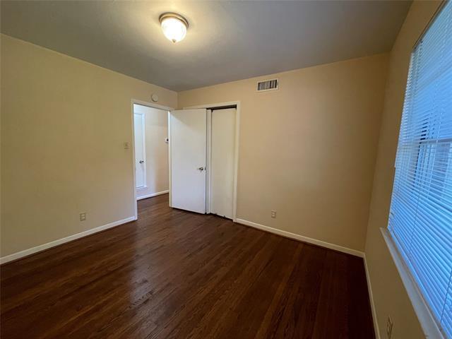 Building Photo - 1303 Northlake Dr