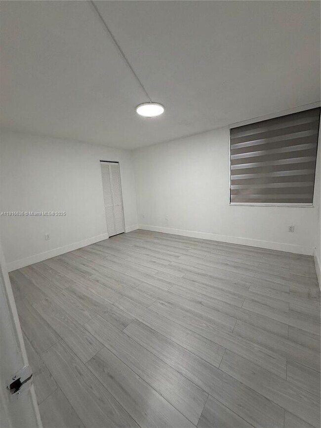 Building Photo - 10400 SW 108th Ave