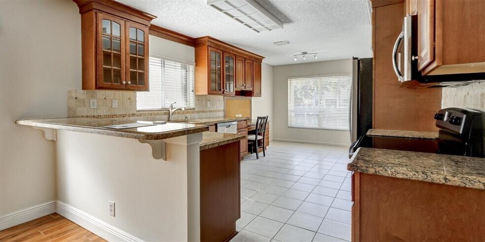 Building Photo - 1110 NW 108th Ave