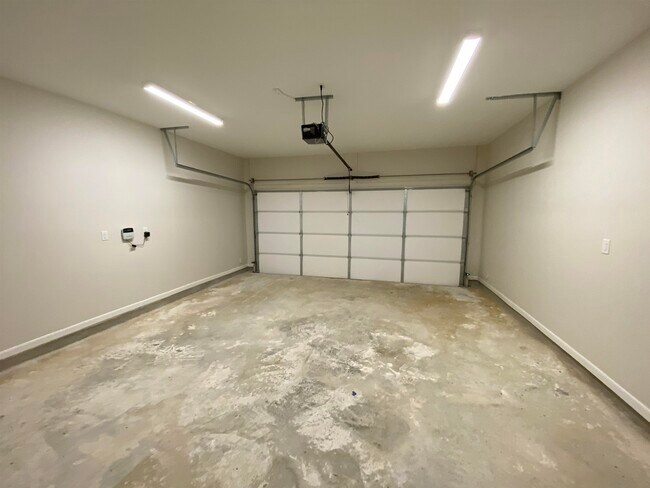 Building Photo - 1426 Key Deer Dr