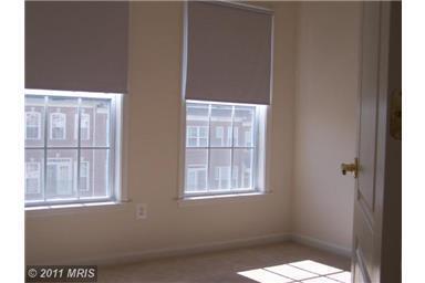 Building Photo - 4 Bedroom Townhome & Garage - Ashburn