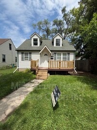 Building Photo - 735 E Milton Ave