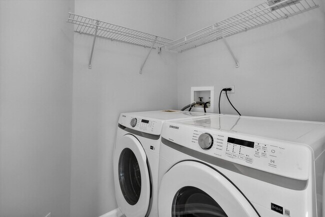 Building Photo - 533 Cherry Hill Ct