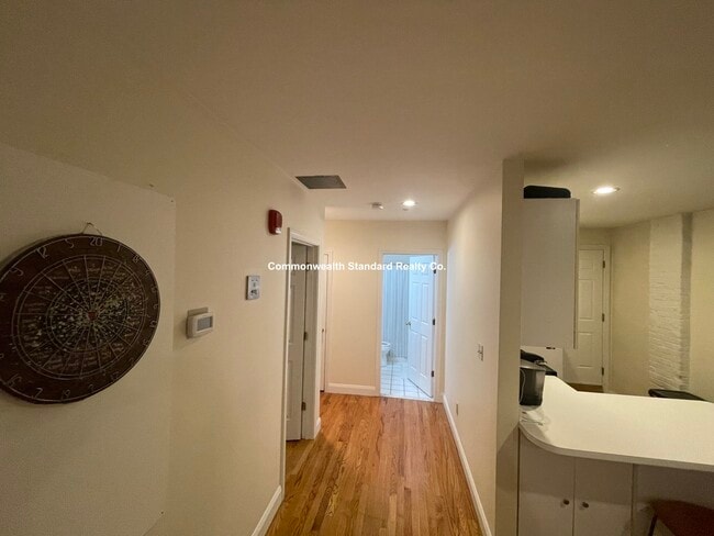 Building Photo - 550 E 3rd St